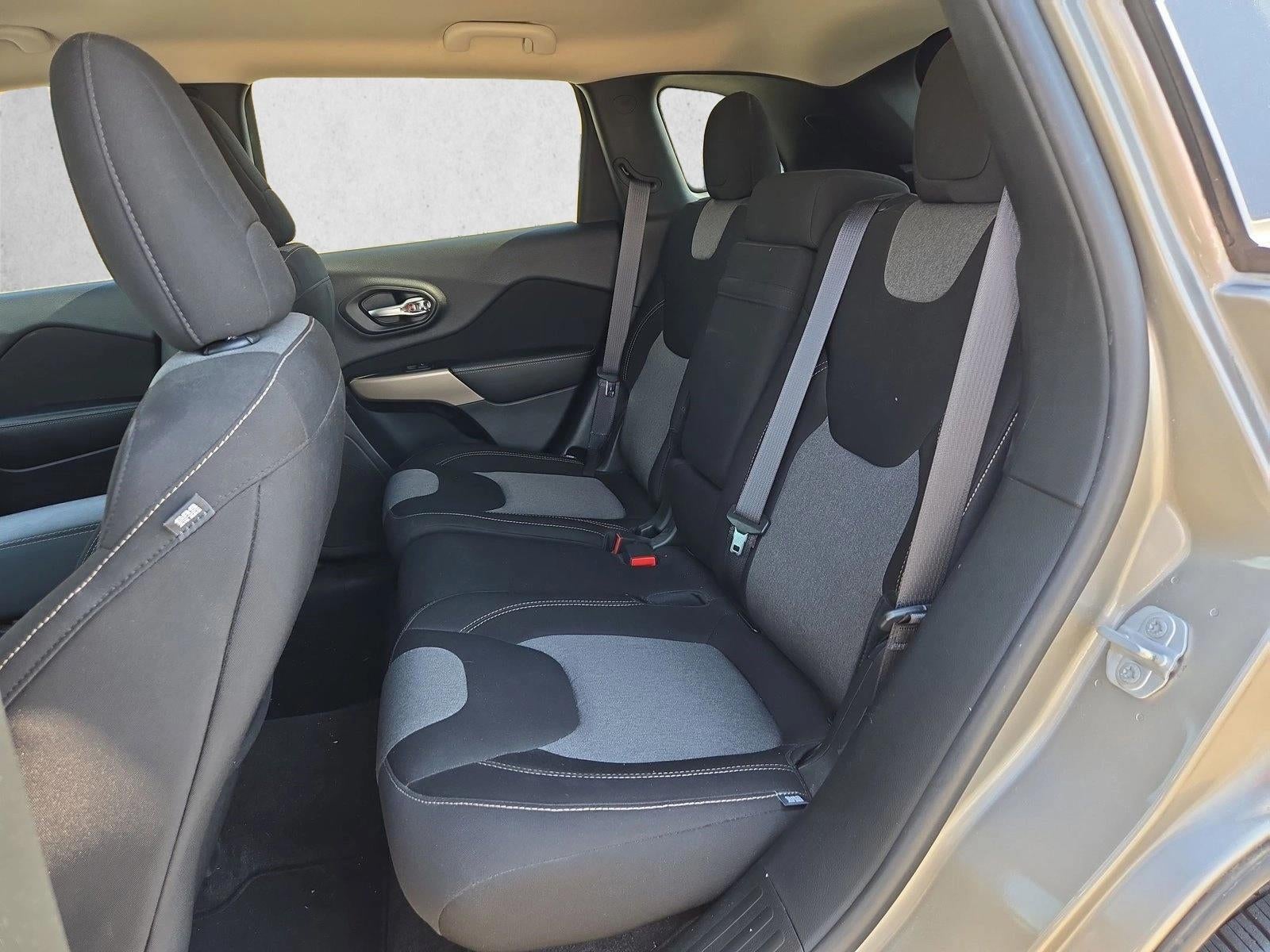 2017 Jeep Cherokee Sport