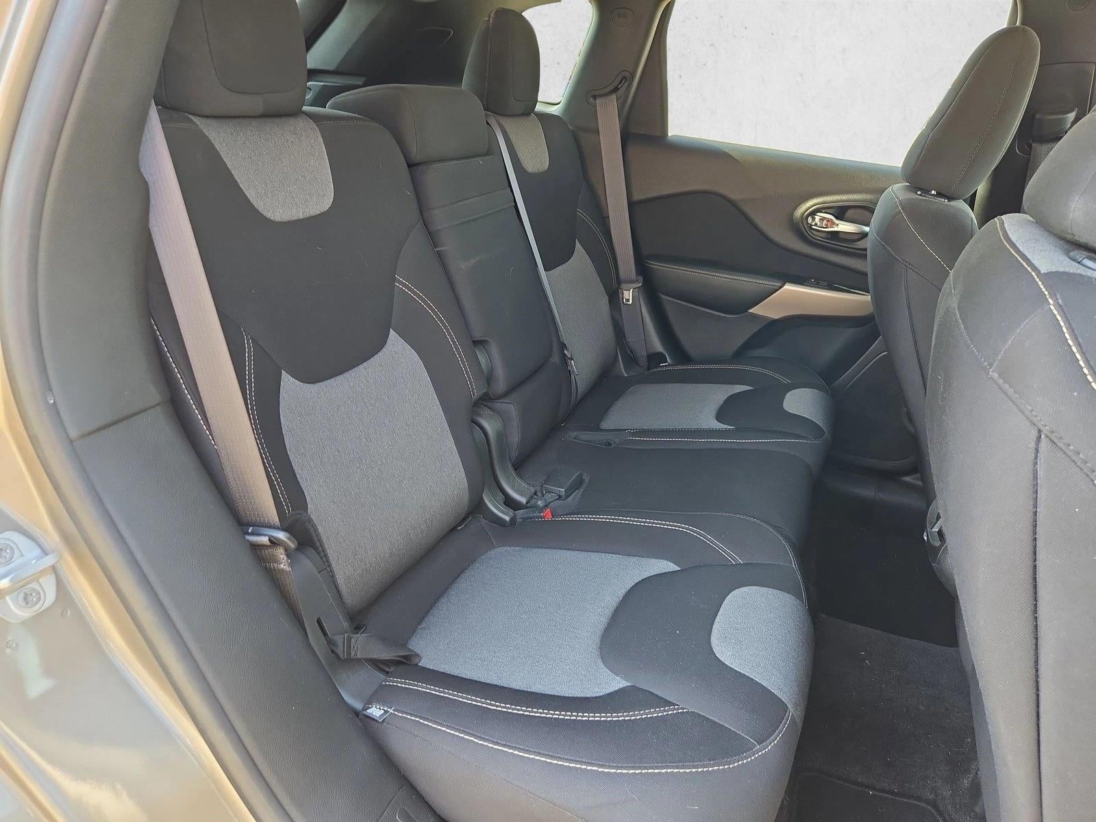 2017 Jeep Cherokee Sport