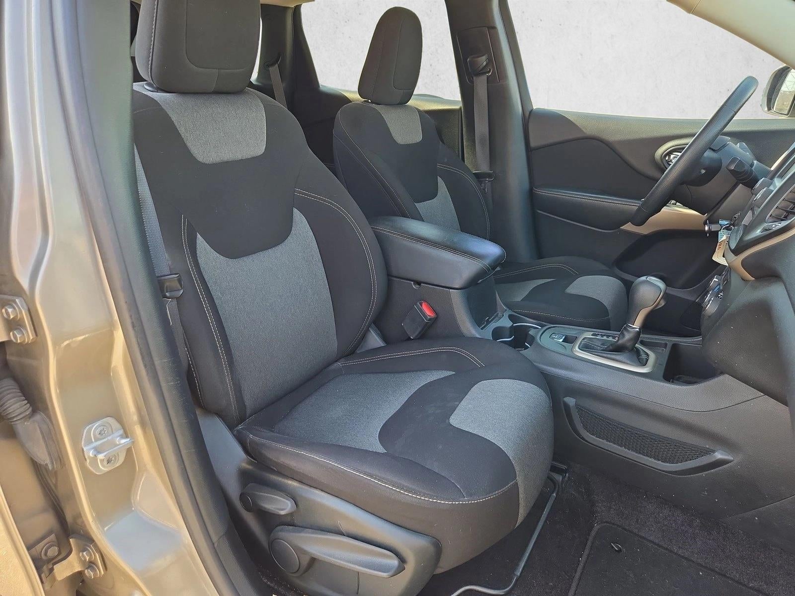 2017 Jeep Cherokee Sport