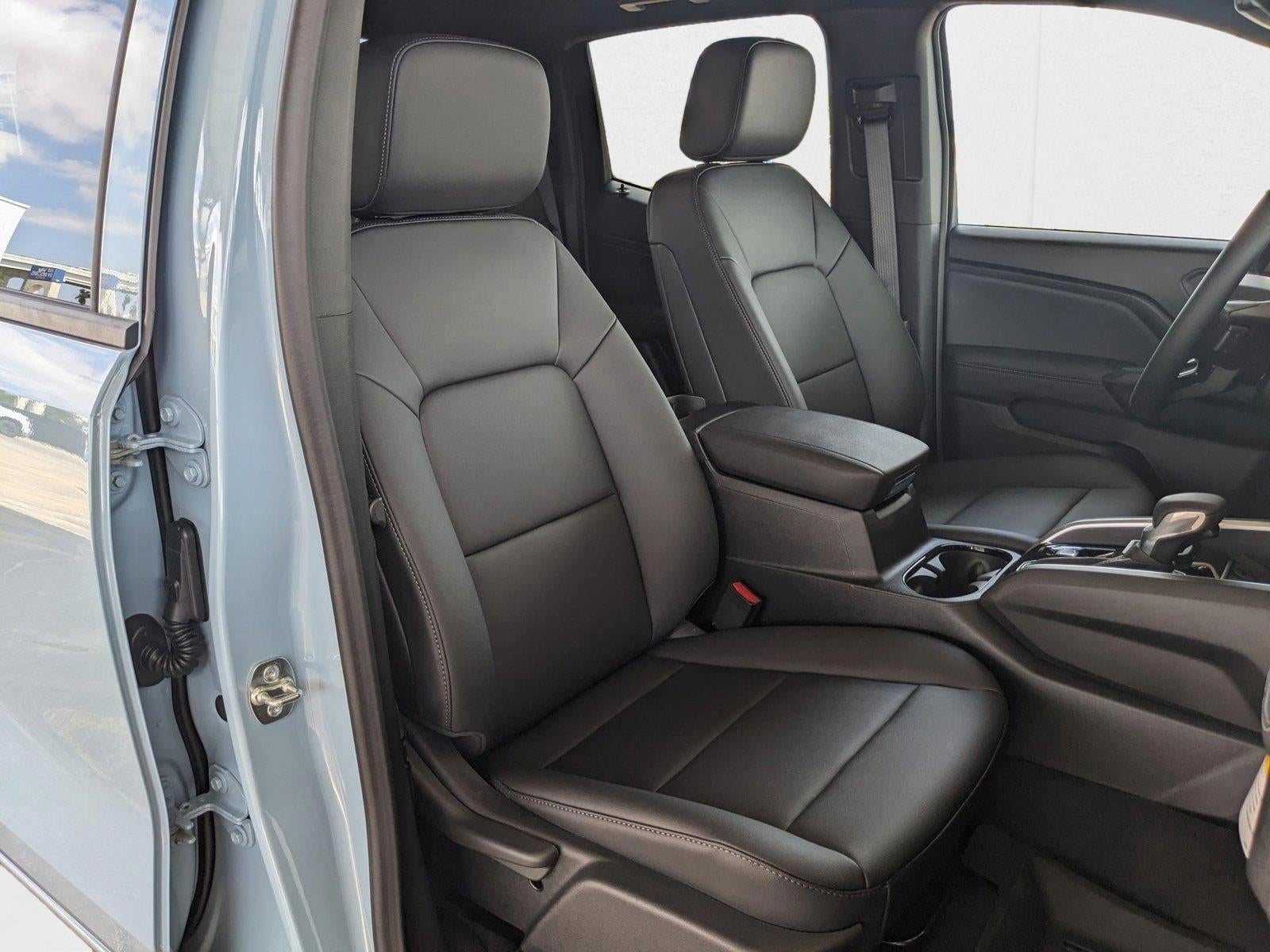 2025 Chevrolet Colorado WT/LT