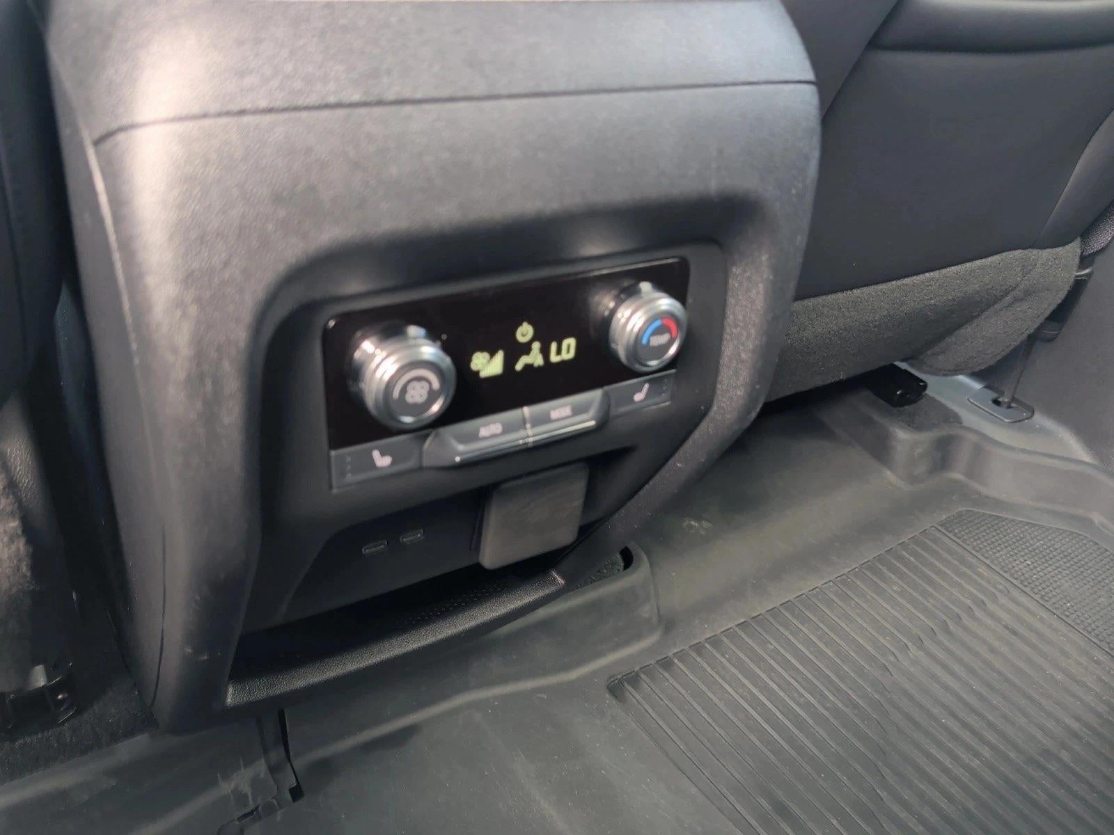 2025 GMC Acadia AT4 - Photo 18