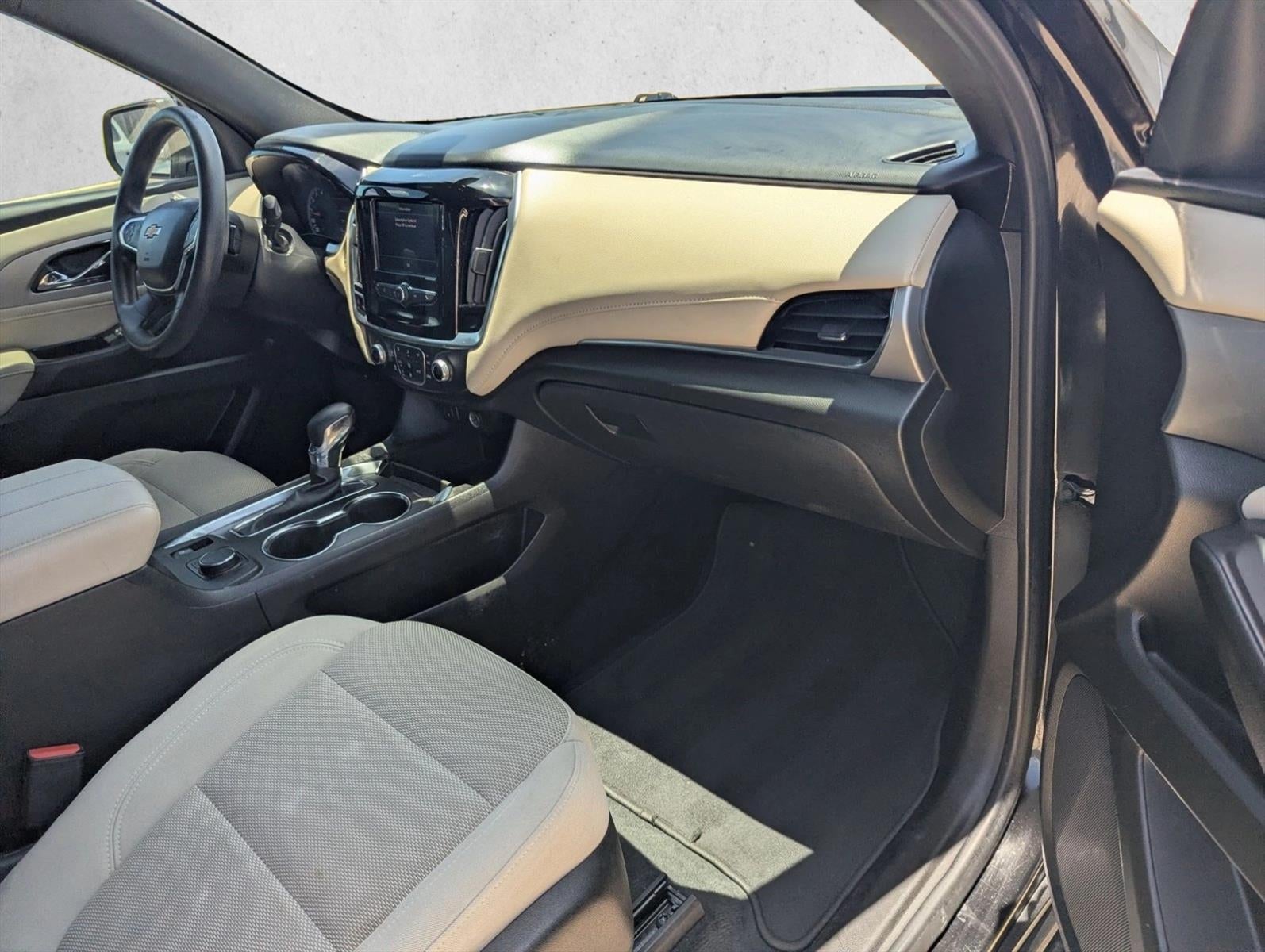 2022 Chevrolet Traverse LS