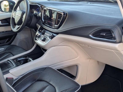 2023 Chrysler Pacifica Hybrid Limited