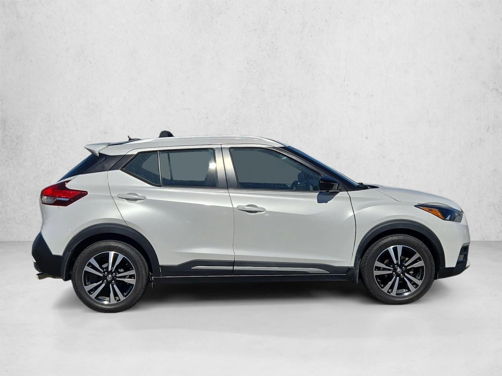 2019 Nissan Kicks SR