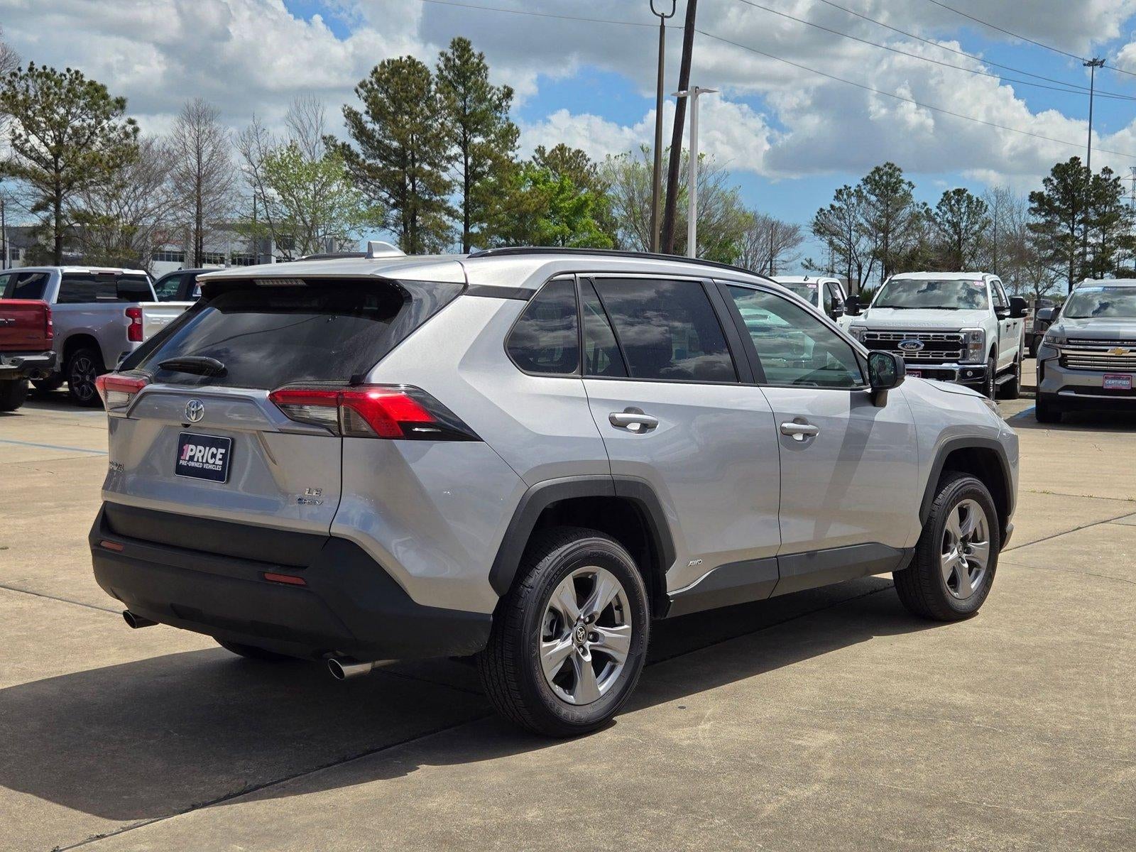2025 Toyota RAV4 Hybrid LE