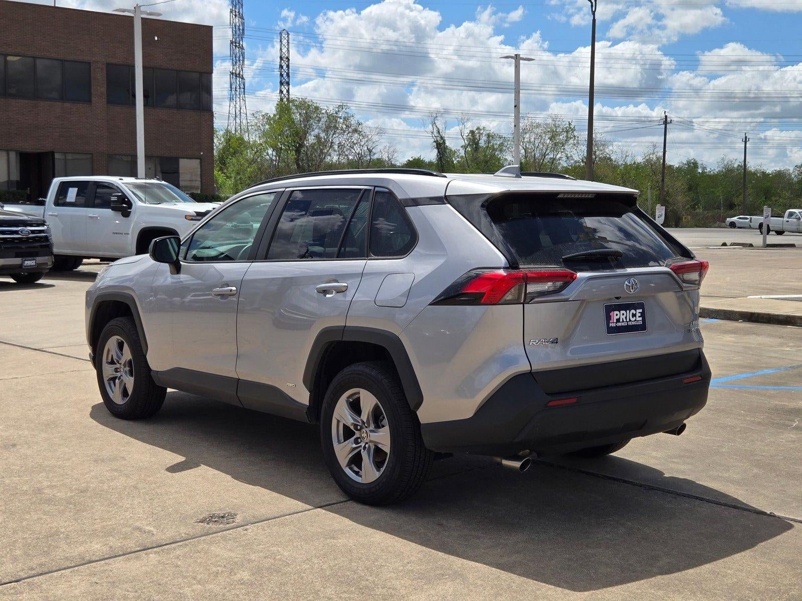2025 Toyota RAV4 Hybrid LE
