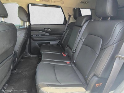 2022 Nissan Pathfinder SL 2WD