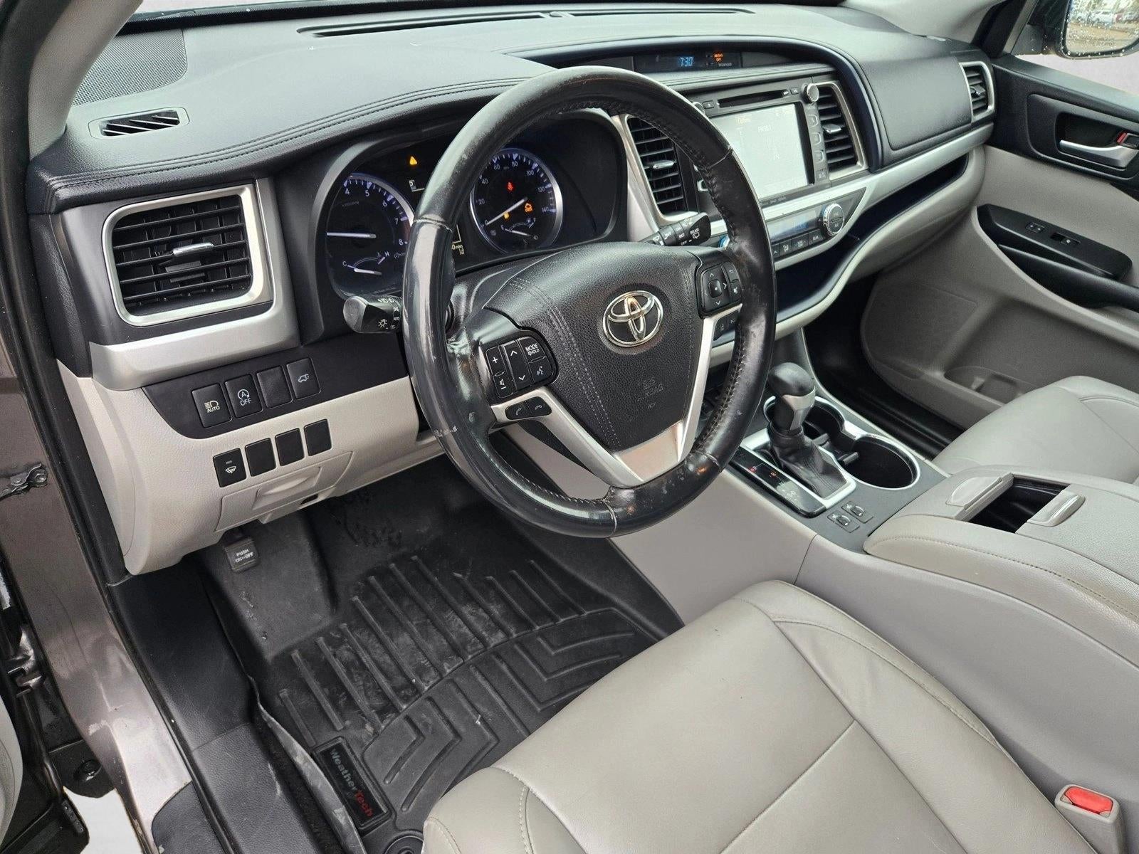 2019 Toyota Highlander SE