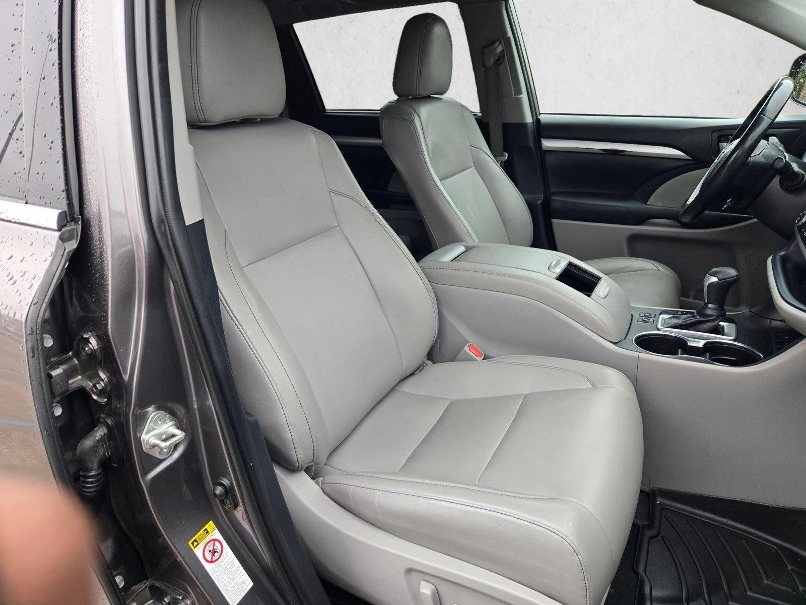 2019 Toyota Highlander SE