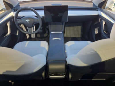 2025 Tesla Model Y Long Range