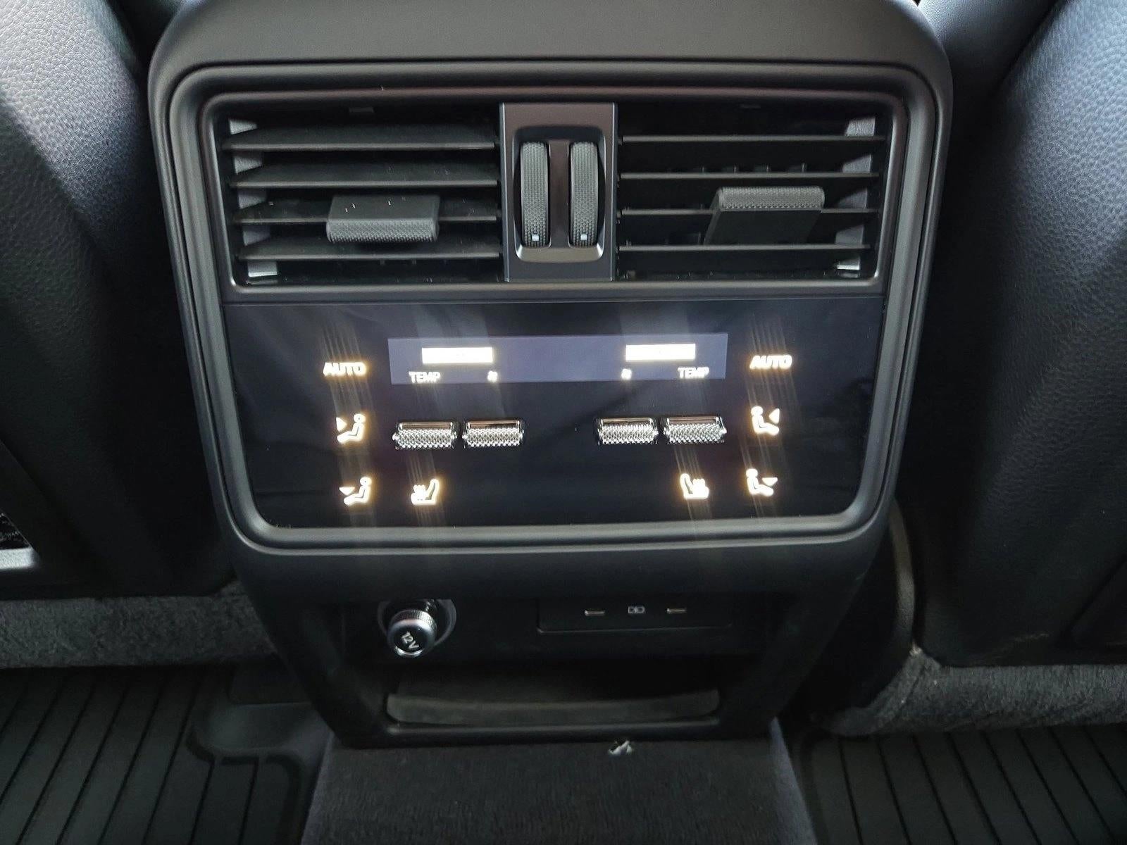 2025 Porsche Cayenne Base