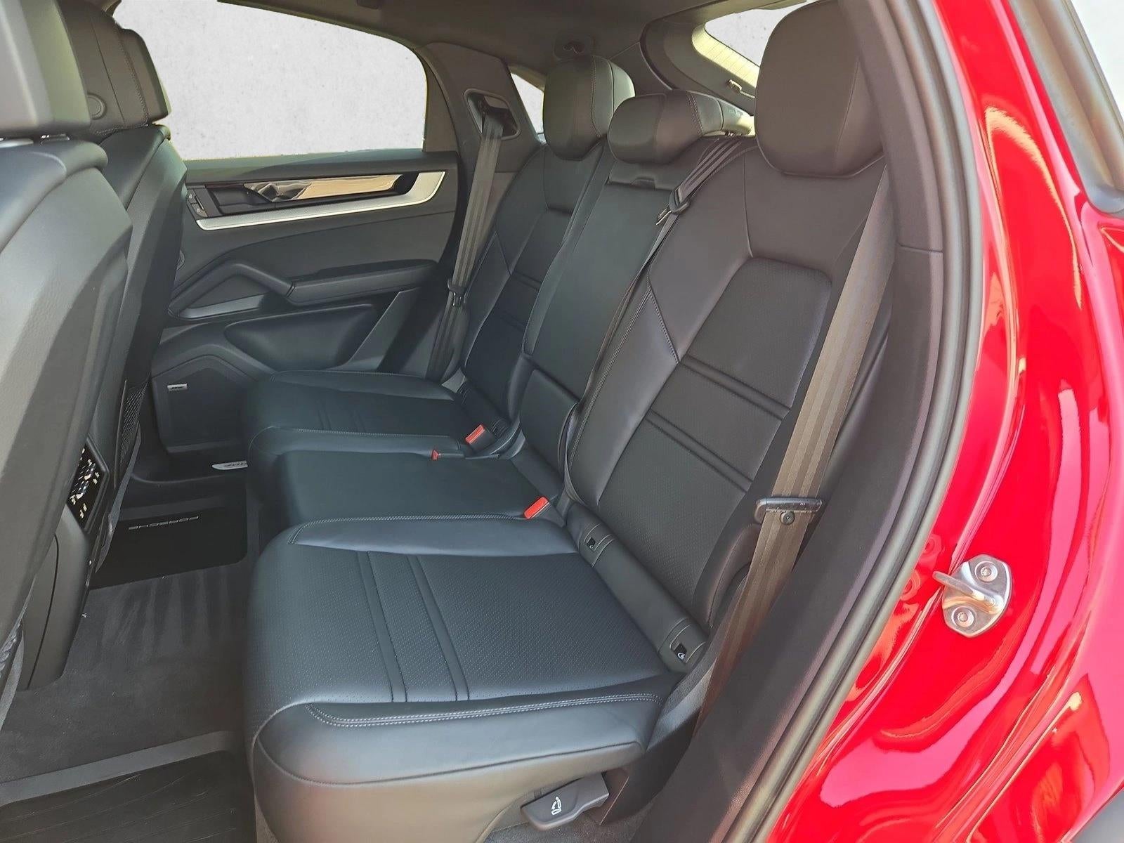 2025 Porsche Cayenne Base