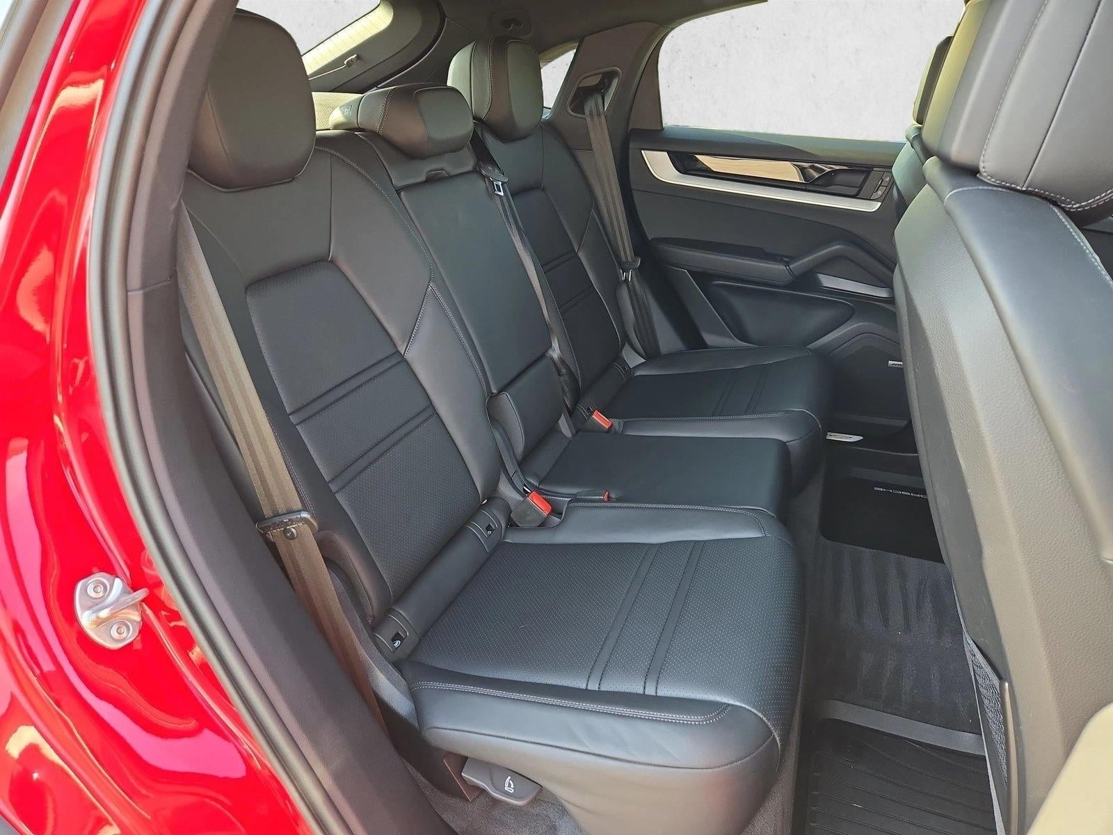 2025 Porsche Cayenne Base