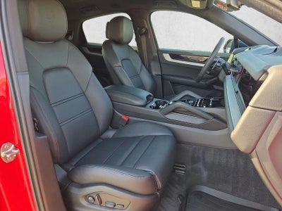 2025 Porsche Cayenne Base