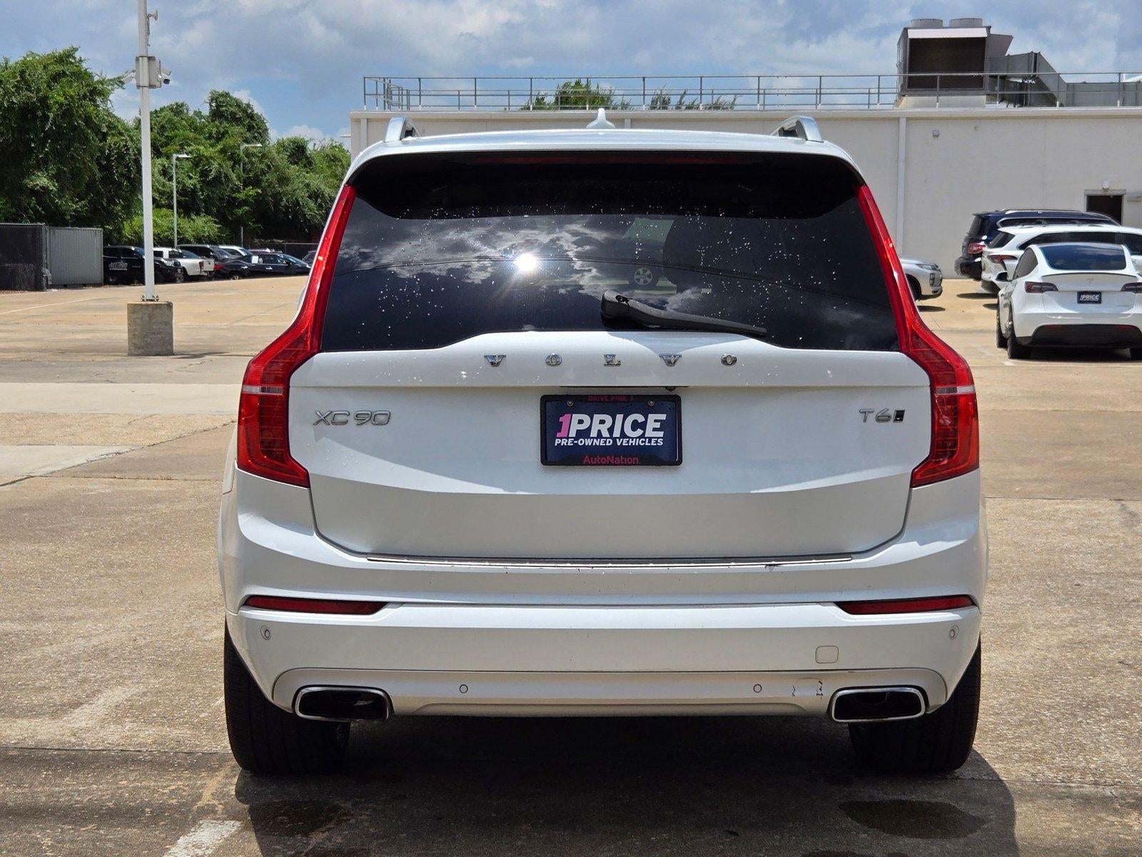 2016 Volvo XC90 T6 Momentum