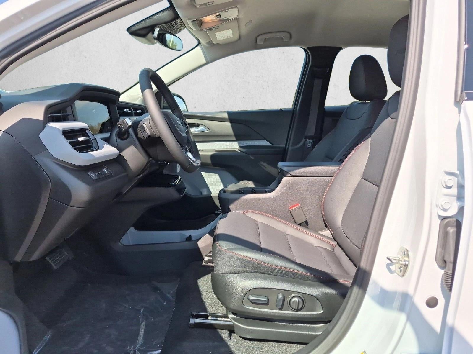 2027 Chevrolet Bolt FWD 4dr RS
