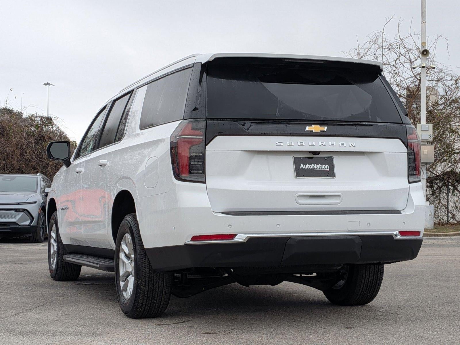 2026 Chevrolet Suburban 2WD LS